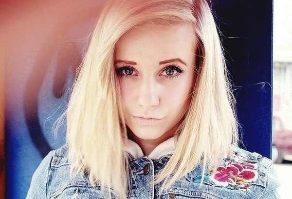 Девушка одна и та же 16