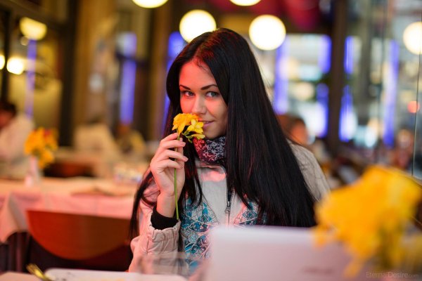 Девушка одна и та же 16