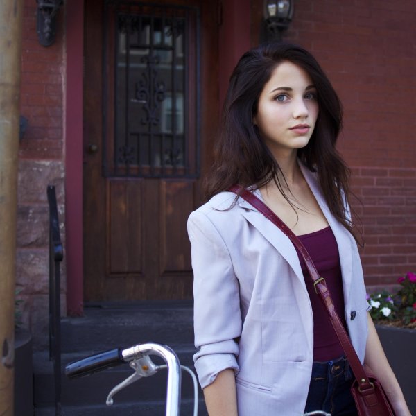 Девушка одна и та же 16