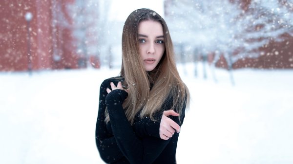 На рабочий стол зима и девушка