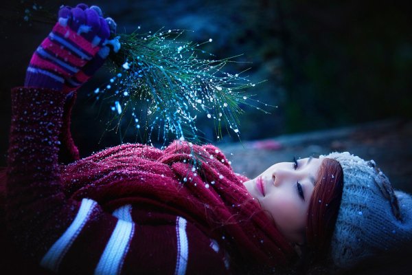 На рабочий стол зима и девушка