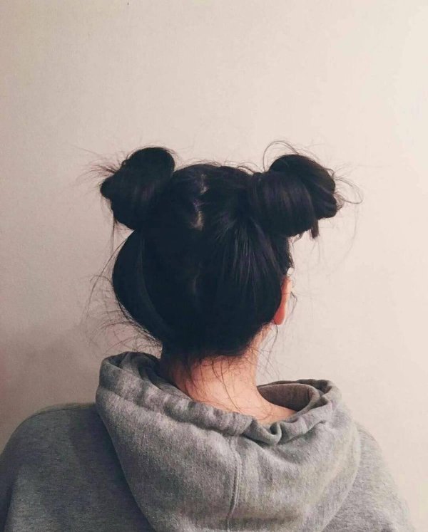 На аву девушкам без лица с короткими волосами