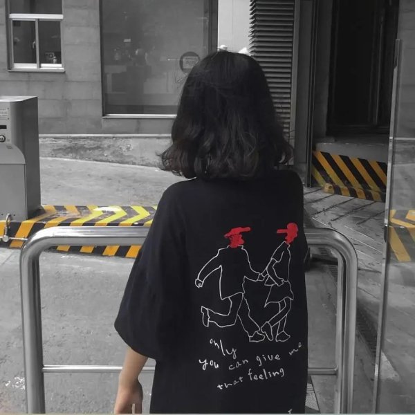 На аву девушкам без лица с короткими волосами