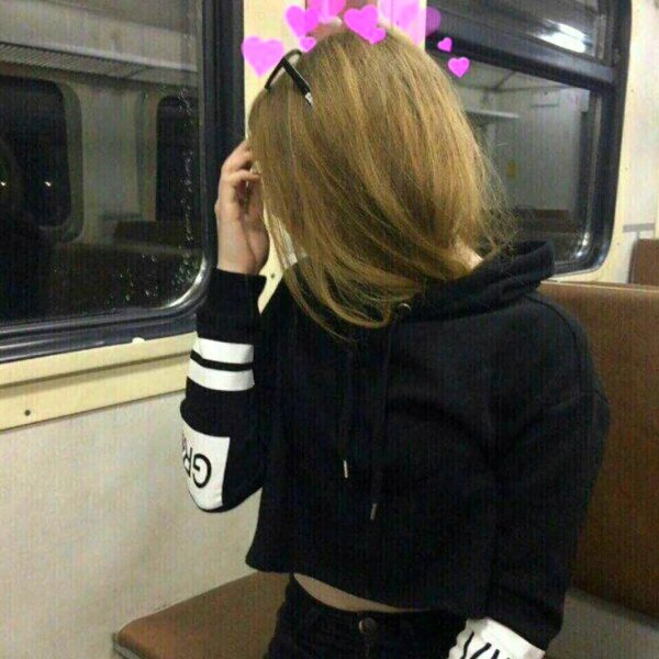 На аву девушкам без лица с короткими волосами