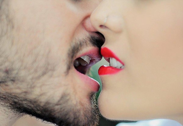 Губы для мужчины
