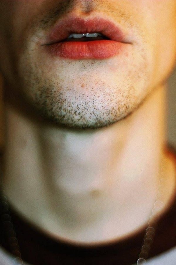 Губы для мужчины