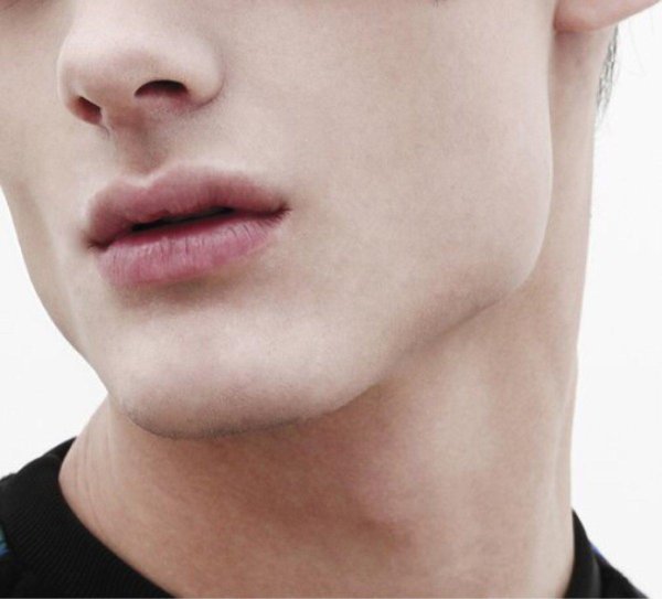 Губы для мужчины