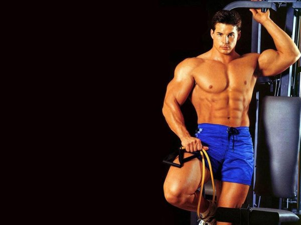 На рабочий стол мужчины