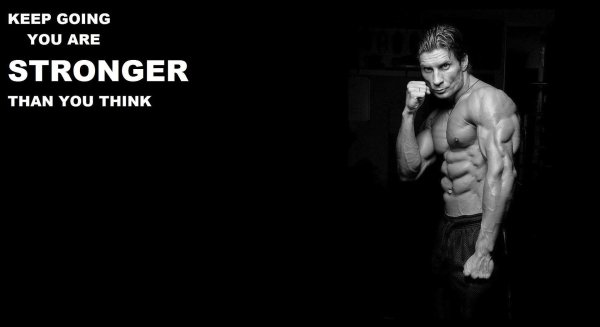 На рабочий стол мужчины