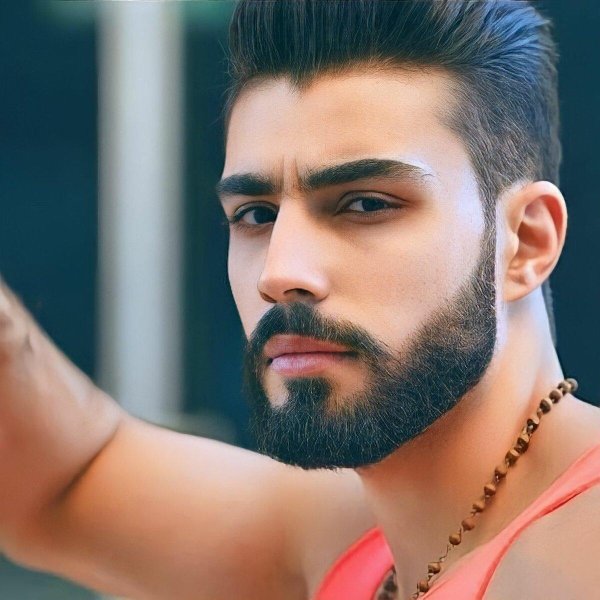 Мужчины с бородой