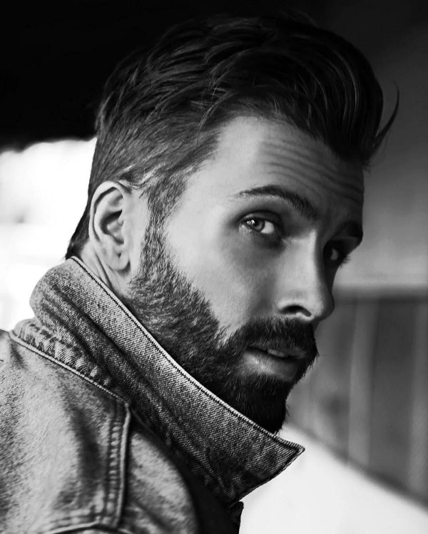 Мужчины с бородой