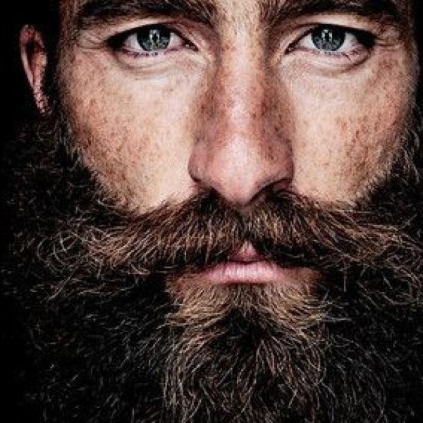 Мужчины с бородой