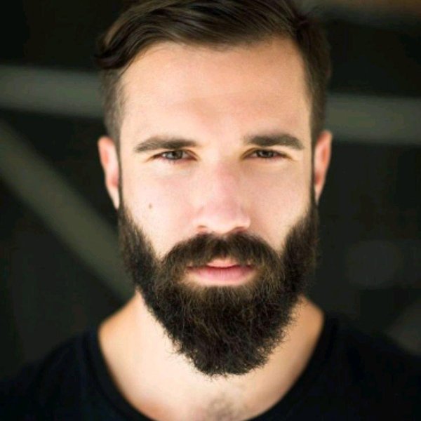 Мужчины с бородой