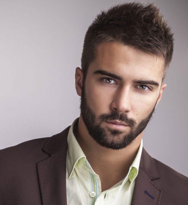 Мужчины с бородой