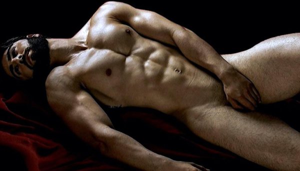 Обнаженные мужчины