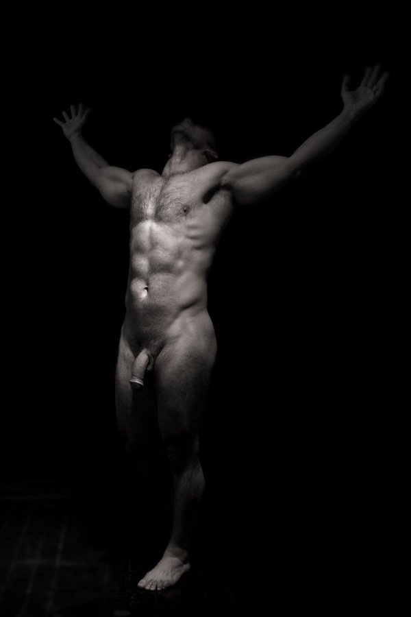 Обнаженные мужчины