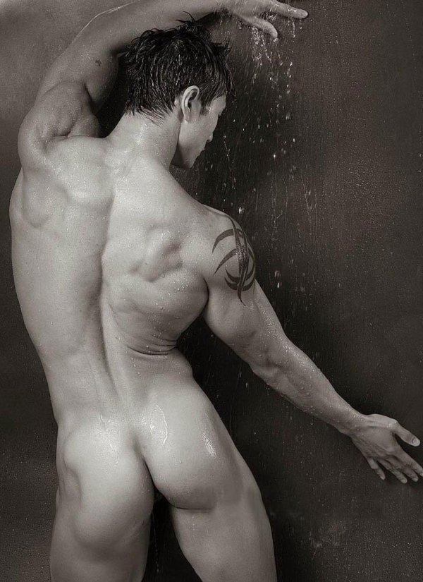 Обнаженные мужчины