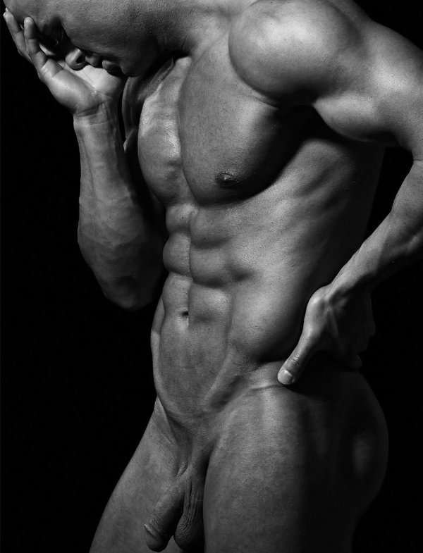 Обнаженные мужчины