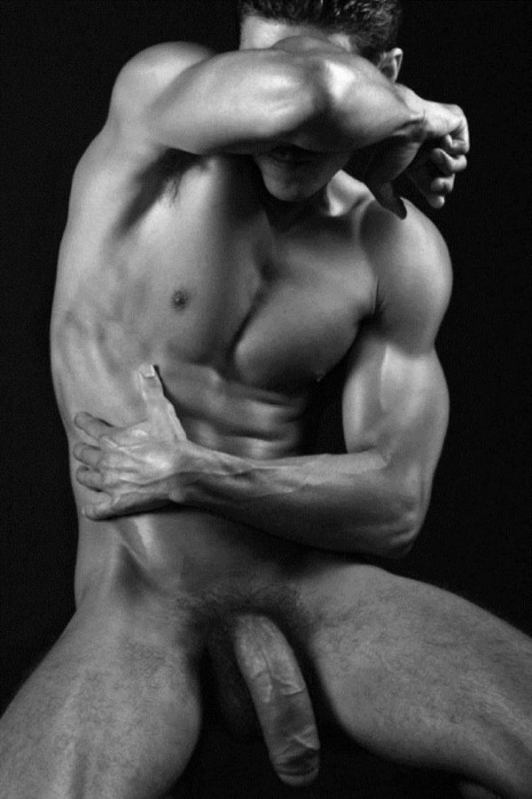 Обнаженные мужчины