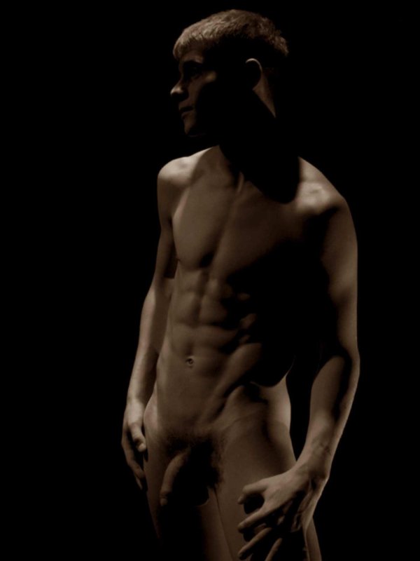 Обнаженные мужчины