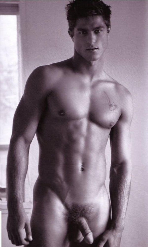 Обнаженные мужчины