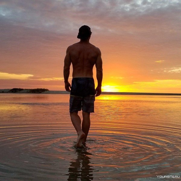 Мужчины со спины