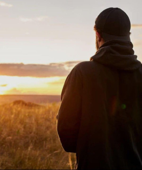 Мужчины со спины