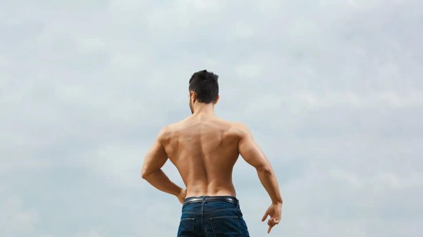 Мужчины со спины