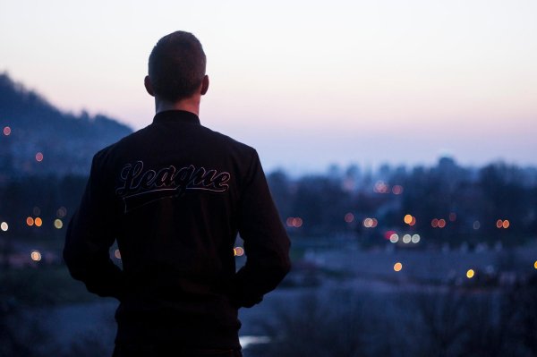 Мужчины со спины