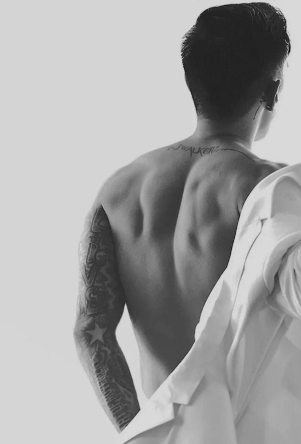 Мужчины со спины