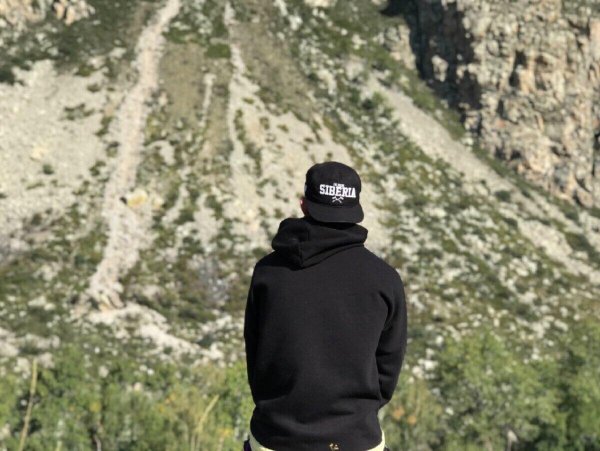 Мужчины со спины