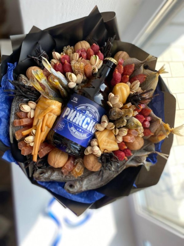 Букет для мужчины из цветов на день рождения