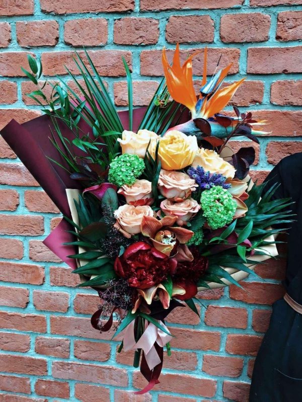 Букет для мужчины из цветов на день рождения