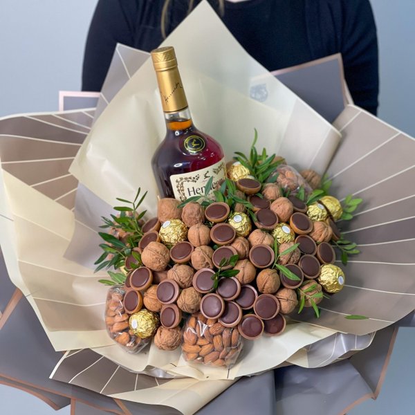 Букет для мужчины из цветов на день рождения