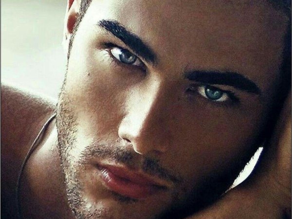 Глаза мужчины