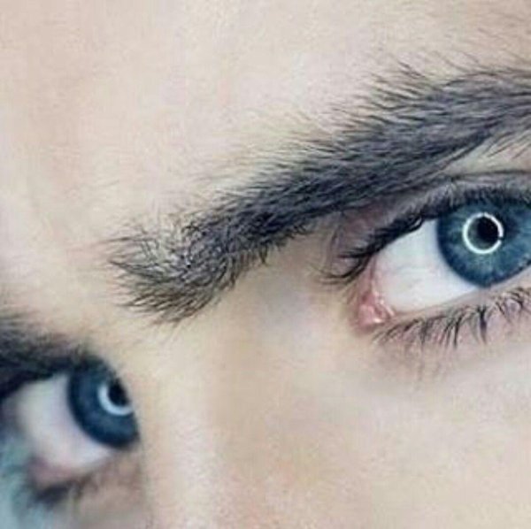 Глаза мужчины