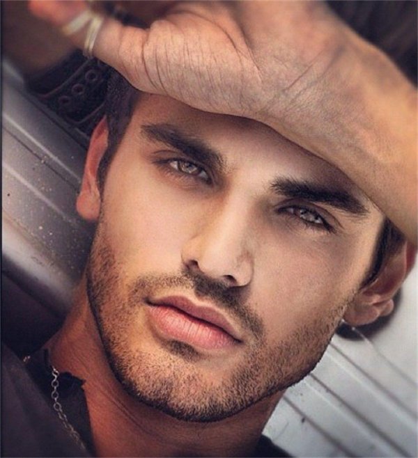 Глаза мужчины