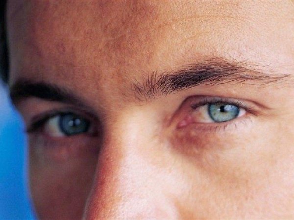 Глаза мужчины