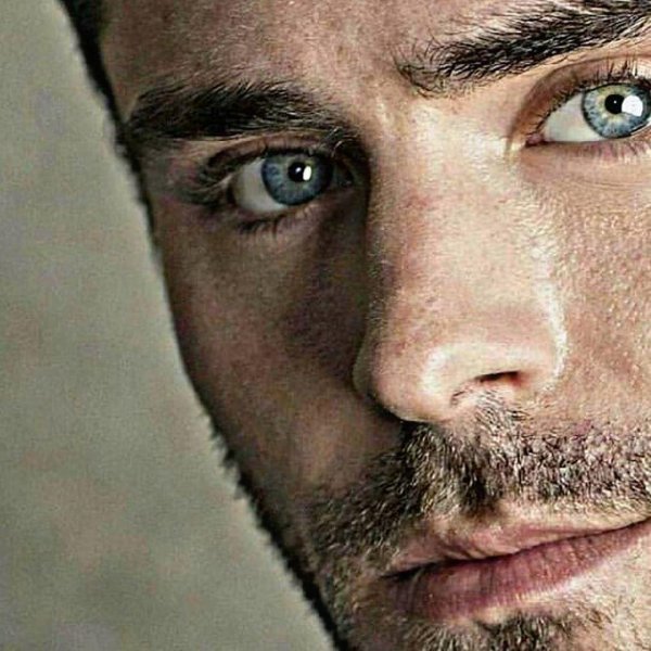 Глаза мужчины