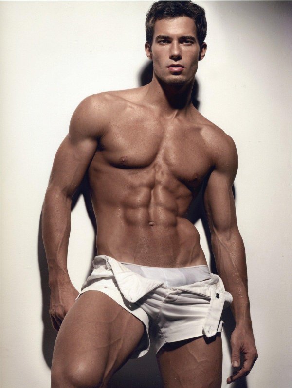 Мужчины с большим достоинством