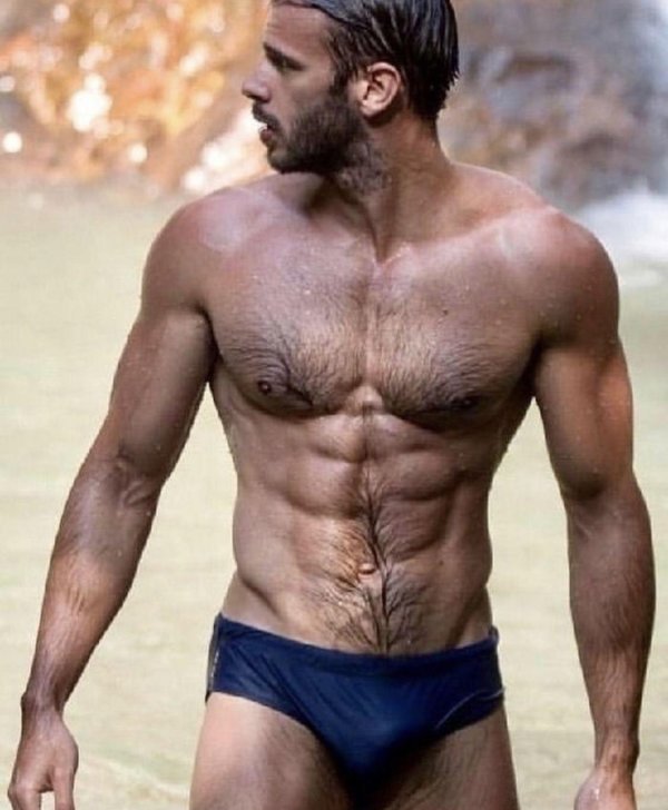 Мужчины с большим достоинством