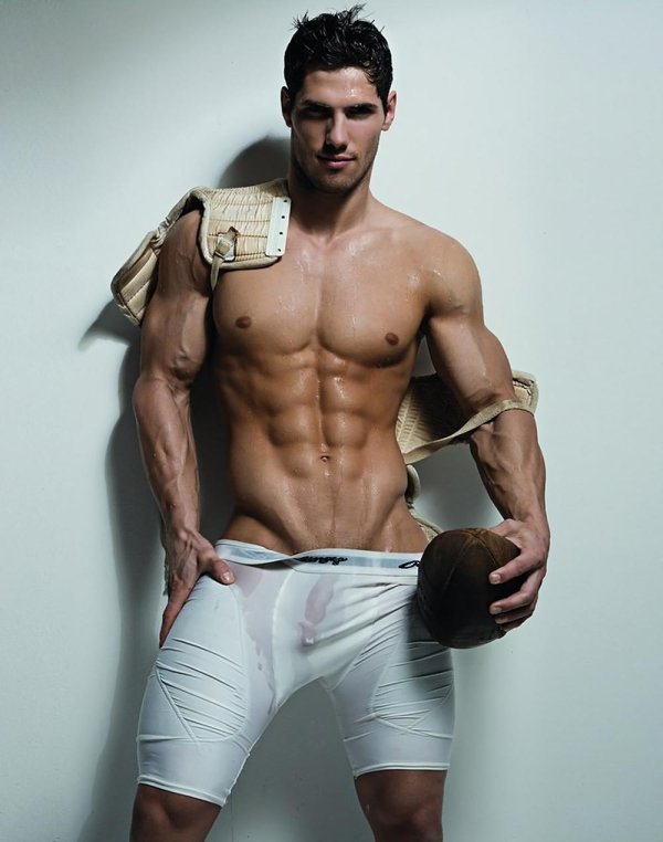 Мужчины с большим достоинством