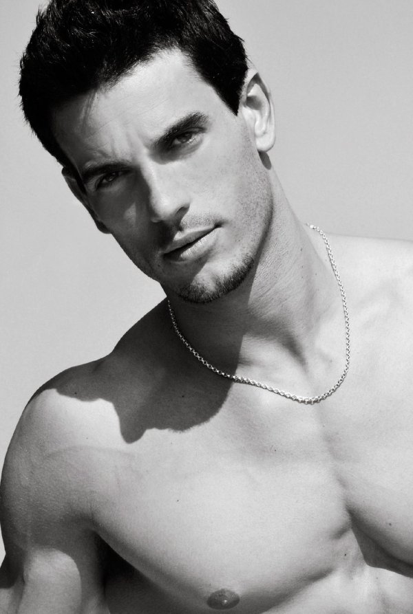 Мужчины мачо