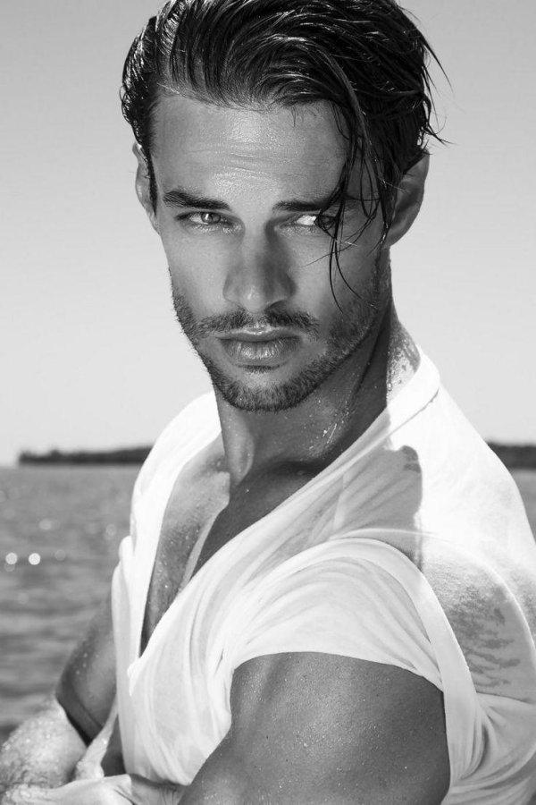 Мужчины мачо