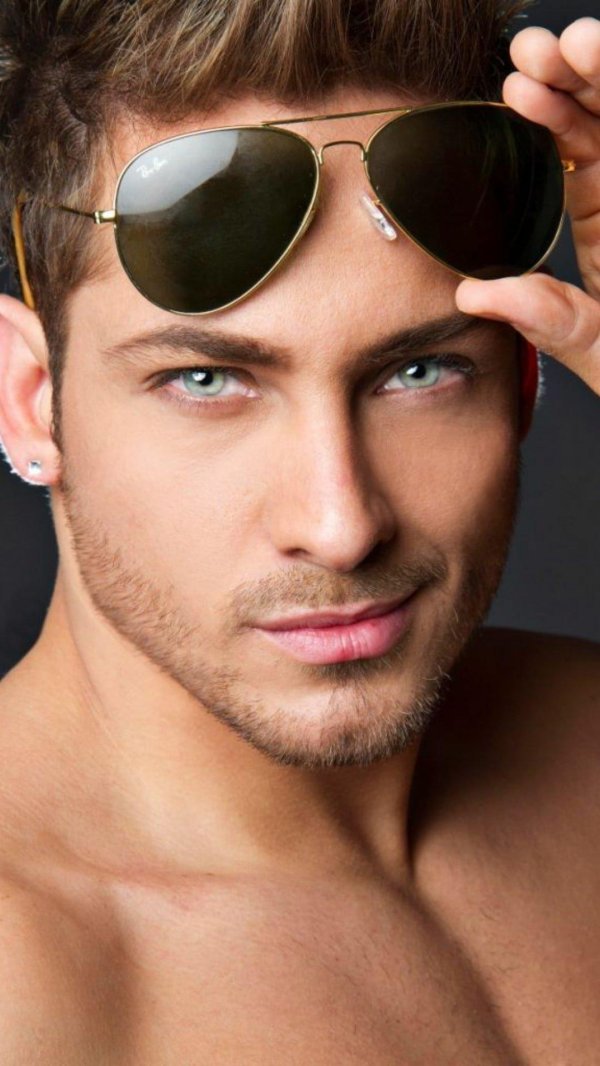 Мужчины мачо