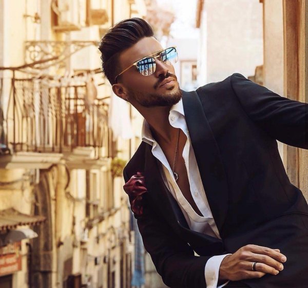 Мужчины мачо