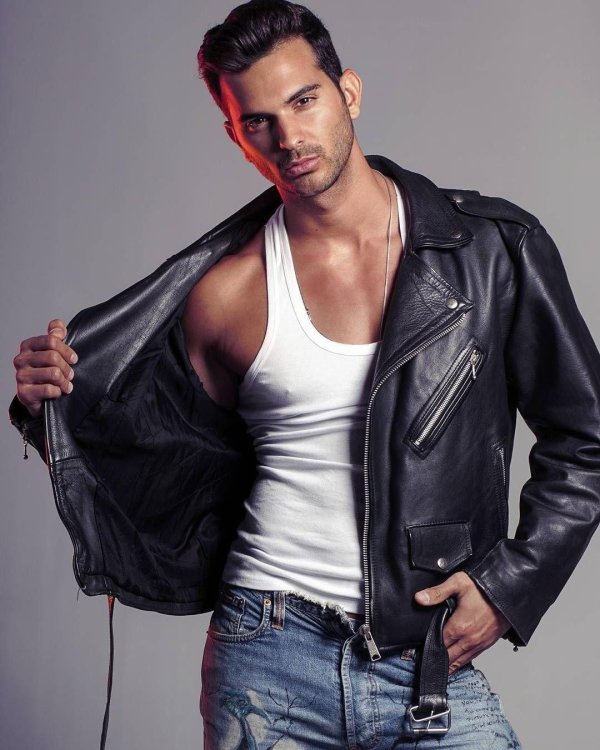 Мужчины мачо