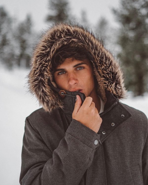 Мужчины зимой