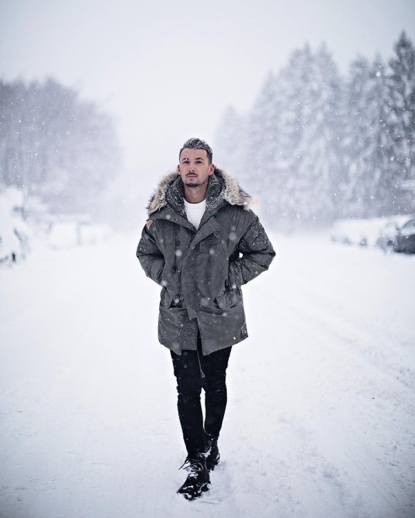 Мужчины зимой