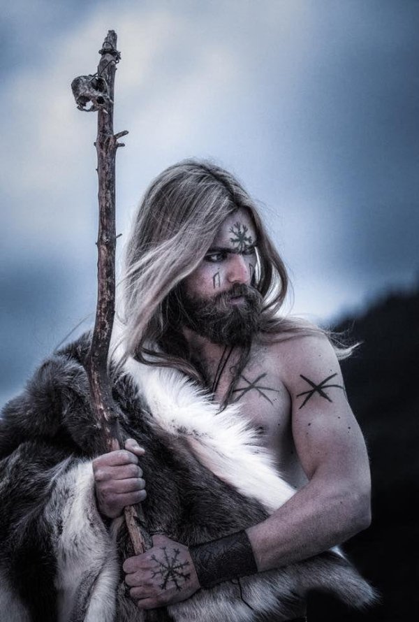 Мужчины викинги